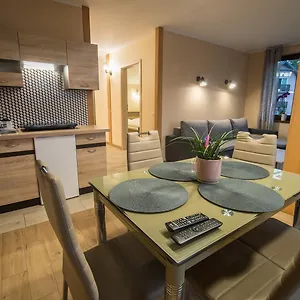 https://ski-willa.szklarskaporebahotels.net